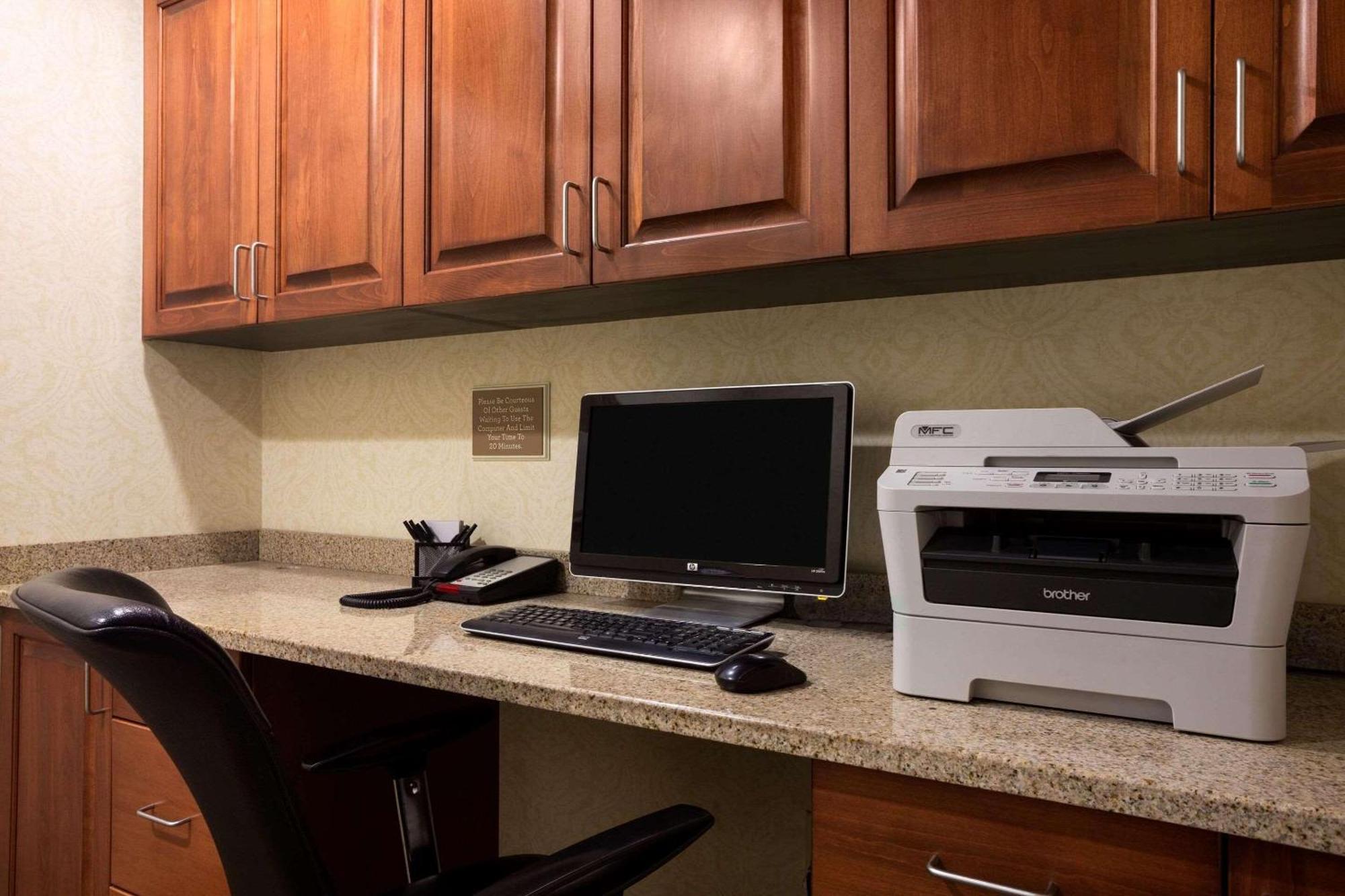 Country Inn & Suites By Radisson, Washington At Meadowlands, Pa Exteriér fotografie